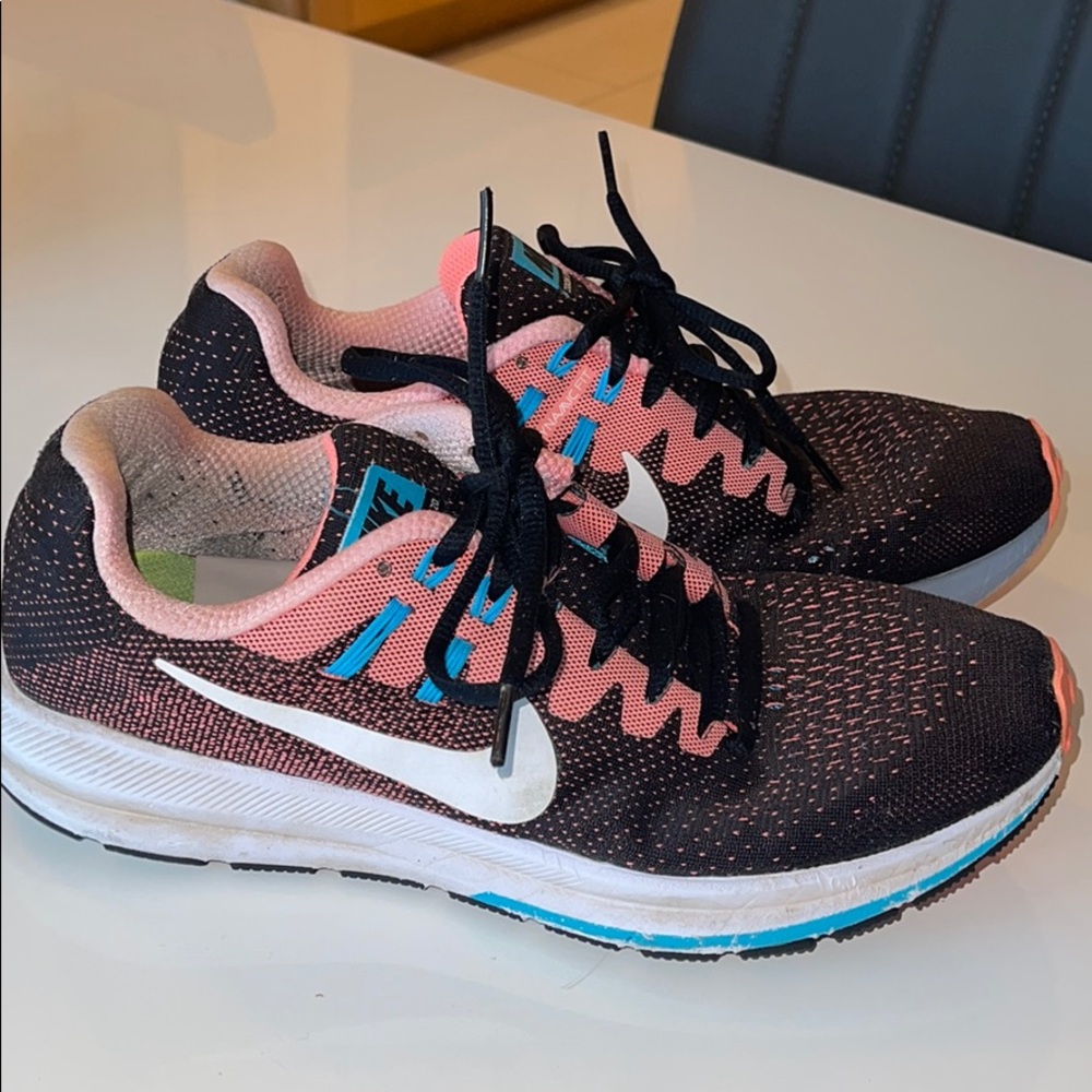 Nike Zoom Structure 20 sneakers